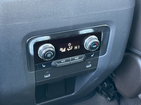 Used 2022 GMC Yukon Denali image 13