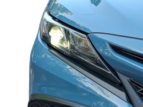 Used 2024 Toyota Camry SE FWD image 11