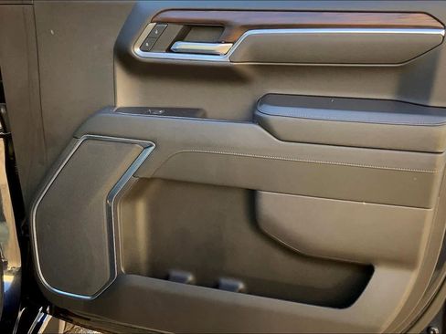 Used 2025 GMC Sierra 1500 SLT image 21