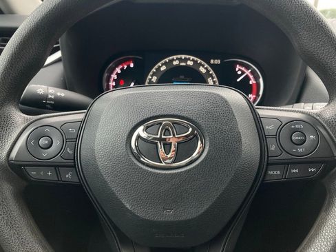 Certified 2025 Toyota RAV4 XLE FWD image 19