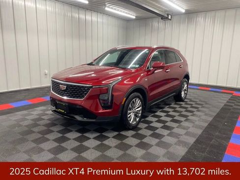 Used 2025 Cadillac XT4 Premium Luxury w/ Cold Weather Package image 3
