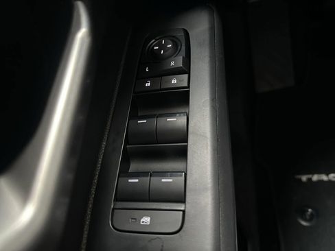 Certified 2025 Toyota Tacoma TRD Off-Road AWD/4WD image 21