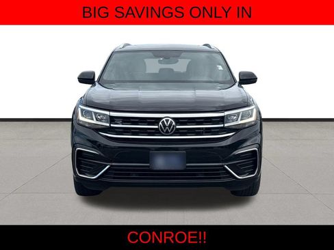 Used 2020 Volkswagen Atlas Cross Sport SE w/ Panoramic Sunroof Package FWD image 2