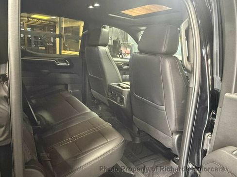 Used 2025 Chevrolet Silverado 1500 High Country w/ High Country Premium Package AWD/4WD image 19