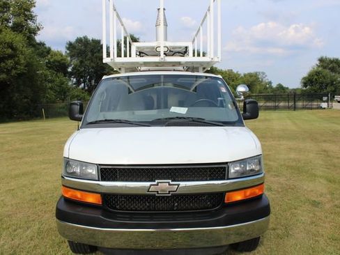 Used 2014 Chevrolet Express 3500 Extended image 5