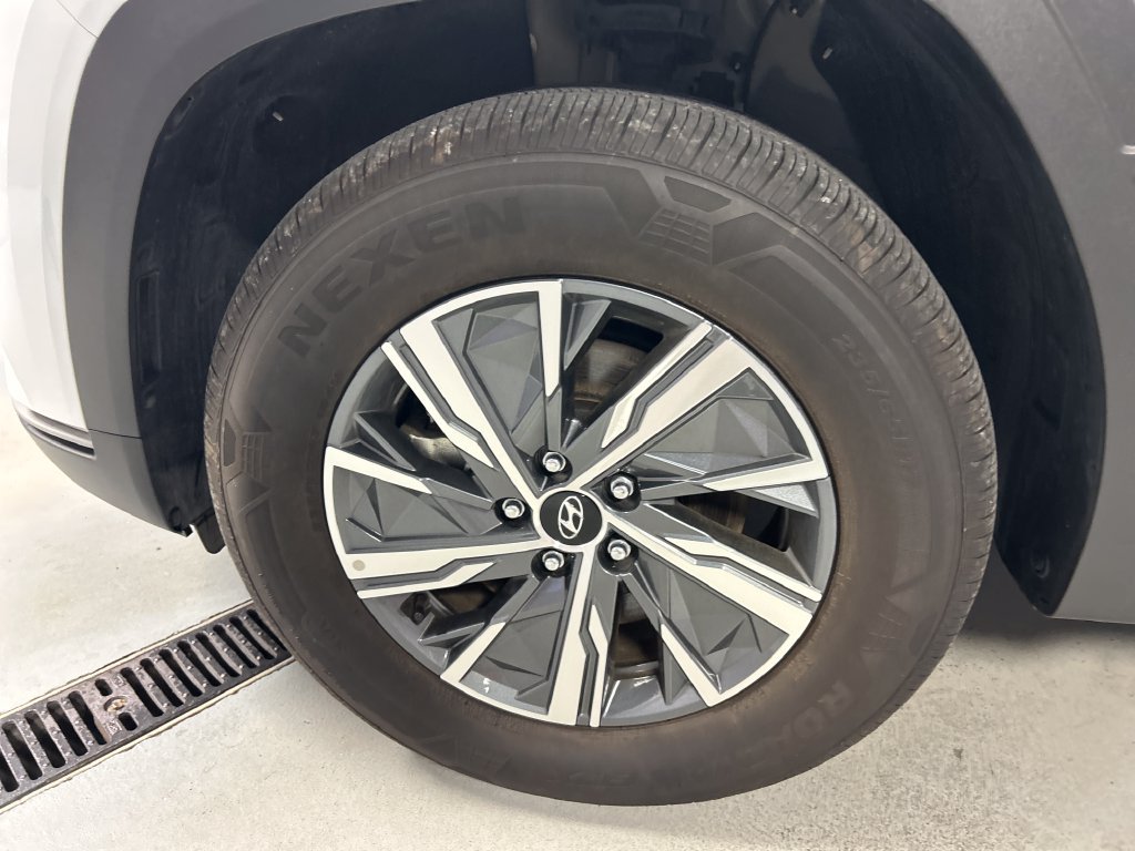 Used 2024 Hyundai Tucson Blue AWD/4WD image 9