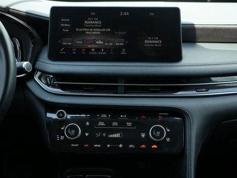 Used 2023 INFINITI QX60 Sensory w/ Vision Package AWD/4WD image 13