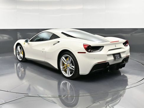 Used 2017 Ferrari 488 GTB image 3