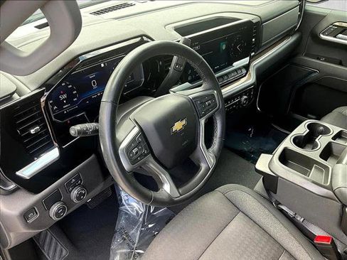 Used 2023 Chevrolet Silverado 1500 LT RWD image 14