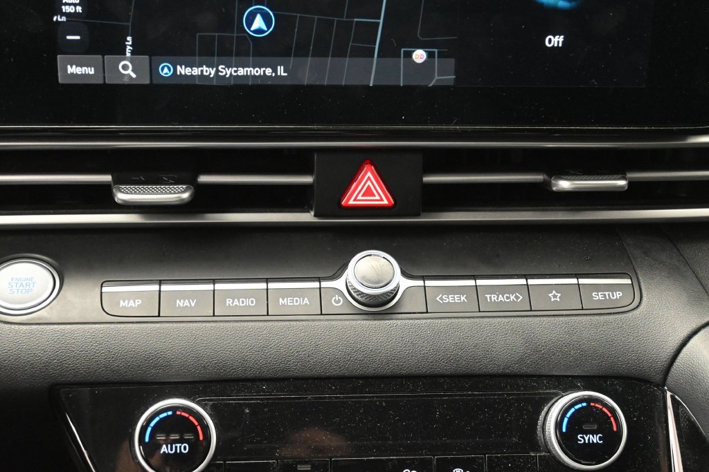 Used 2023 Hyundai Elantra SEL w/ Convenience Package FWD image 17