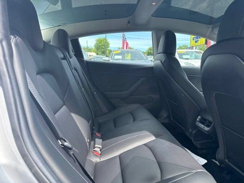 Used 2018 Tesla Model 3 Long Range RWD image 18