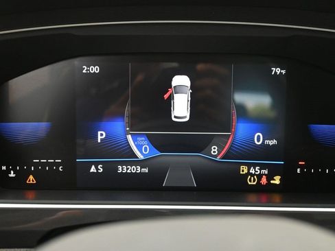 Used 2023 Volkswagen Tiguan SE w/ Panoramic Sunroof Package FWD image 10