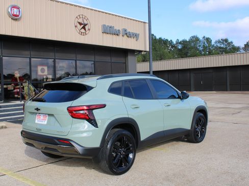 Used 2025 Chevrolet Trax ACTIV w/ Driver Confidence Package image 6