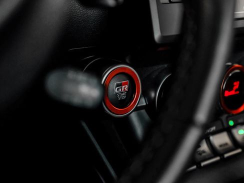 Used 2024 Toyota GR86 RWD image 18