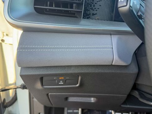 New 2026 Volkswagen Tiguan SE R-Line FWD image 19