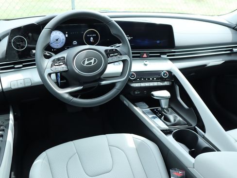 New 2026 Hyundai Elantra Limited FWD image 2