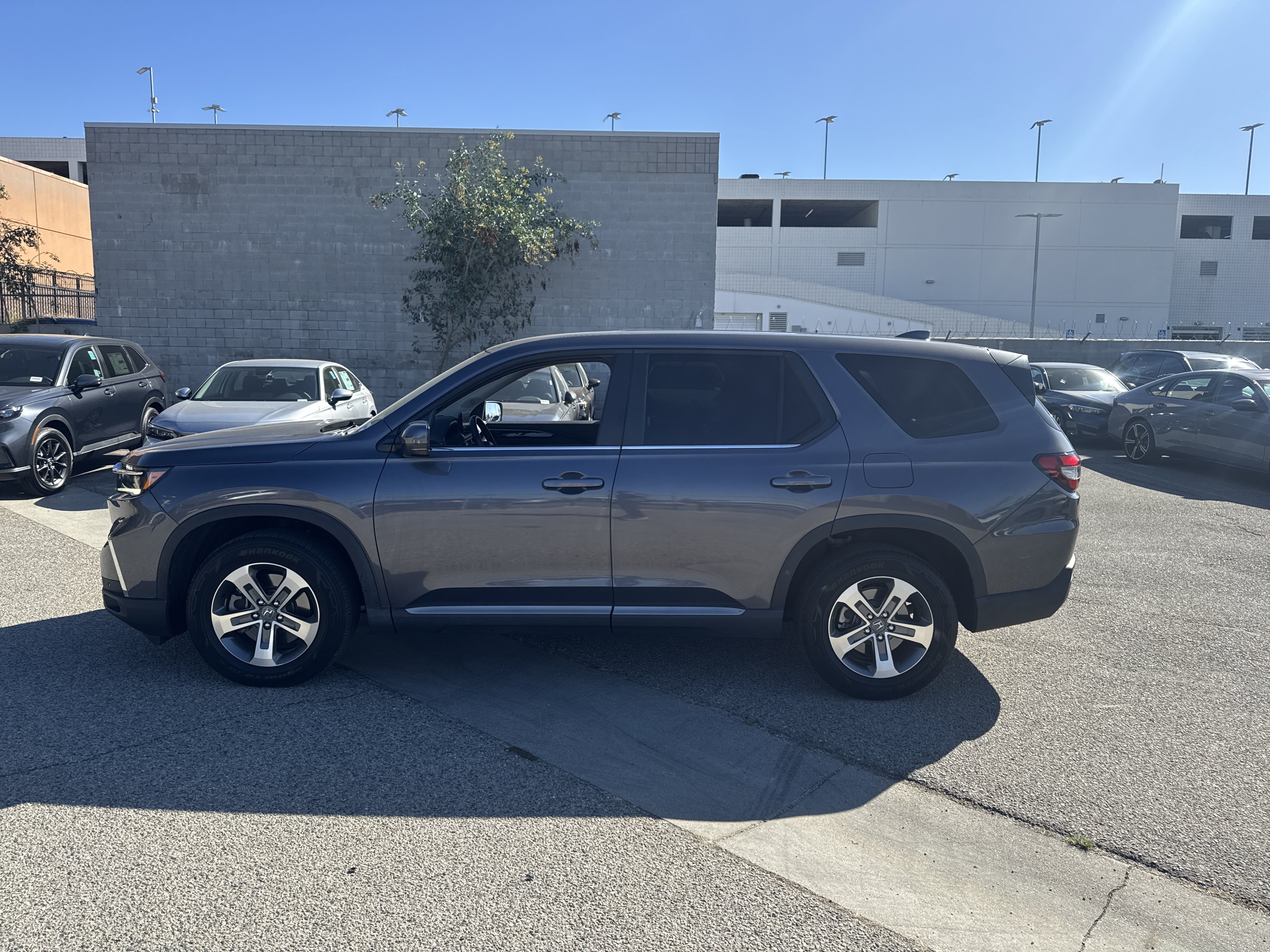 Used 2024 Honda Pilot EX-L image 7
