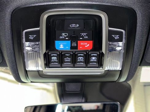 New 2026 RAM 1500 4x4 Crew Cab image 25
