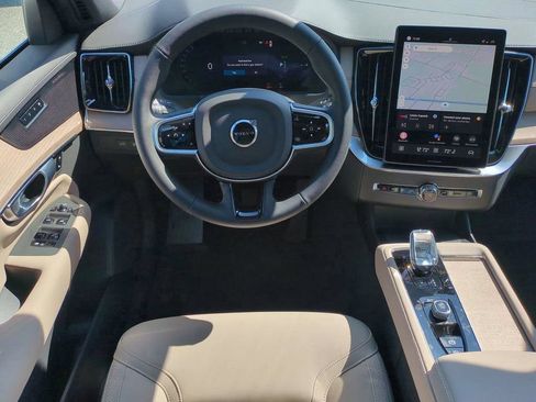 New 2026 Volvo XC90 T8 Plus w/ Protection Package Premier AWD/4WD image 12