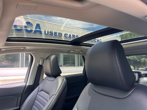 Used 2022 Ford Edge SEL w/ Convenience Package AWD/4WD image 9