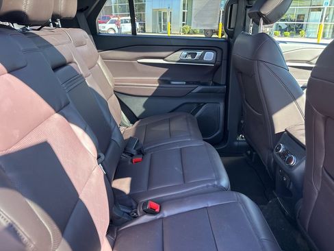 New 2026 Ford Explorer Platinum AWD/4WD image 14