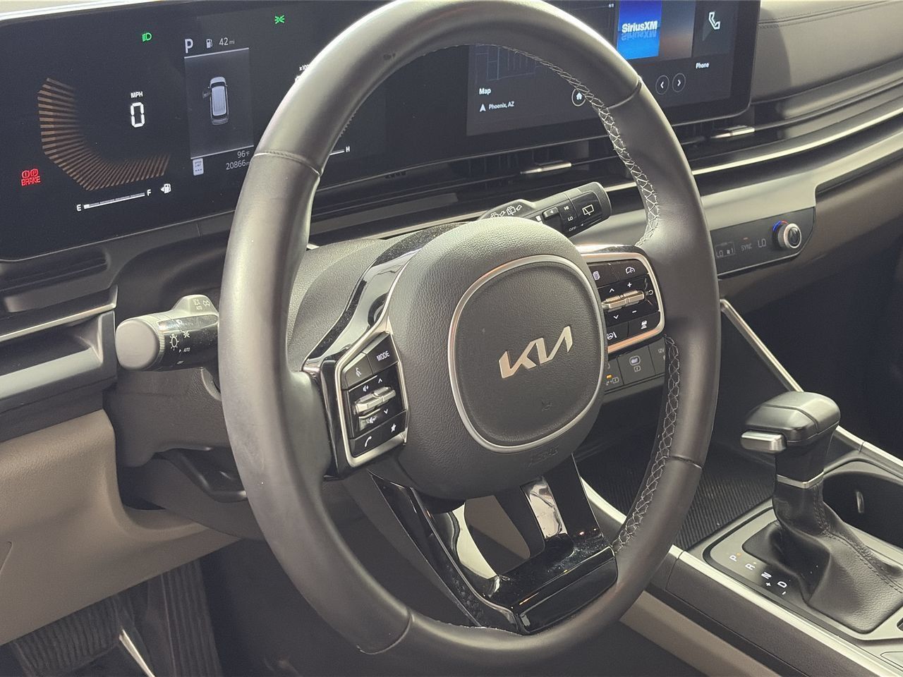 Used 2026 Kia Carnival FWD image 12