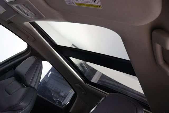 Used 2023 Nissan Ariya FWD image 25