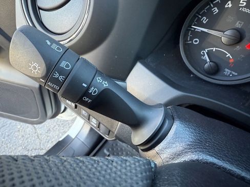 Used 2022 Toyota Tacoma TRD Sport image 33