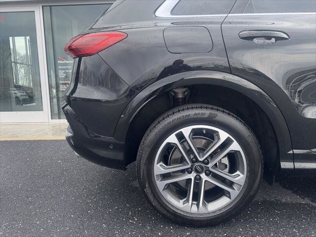 Used 2025 Audi Q5 Premium w/ Convenience Package AWD/4WD image 12