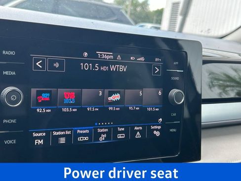 Certified 2026 Volkswagen Taos SE w/ Black Wheel Package FWD image 17