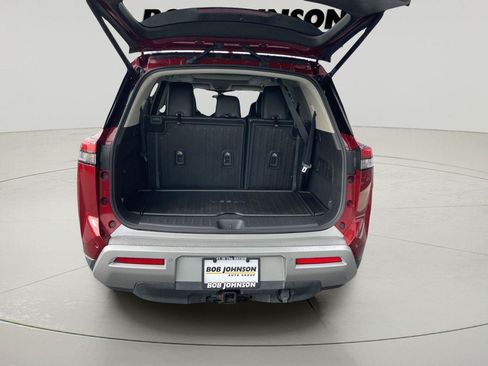 Used 2022 Nissan Pathfinder Platinum w/ Cargo Package AWD/4WD image 11