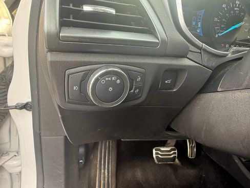 Used 2015 Ford Fusion Energi Titanium FWD image 23