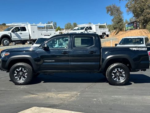 Used 2022 Toyota Tacoma TRD Off-Road image 7