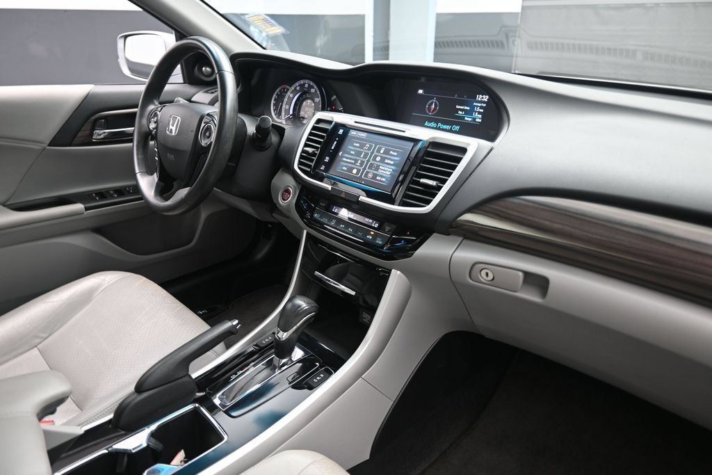 Used 2016 Honda Accord EX-L image 29