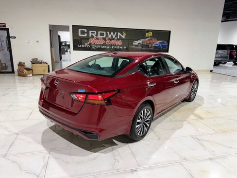 Used 2025 Nissan Altima 2.5 SV FWD image 10