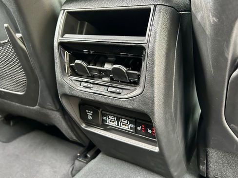 Certified 2024 Jeep Grand Cherokee Limited w/ Black Appearance Package image 43