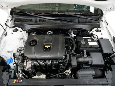 Used 2022 Kia Forte LXS image 3