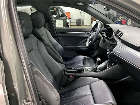 Used 2023 Audi Q3 2.0T Premium w/ Black Optic Sport Package image 10