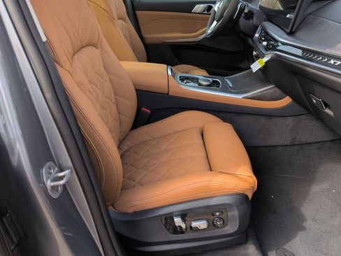 New 2026 BMW X7 xDrive40i w/ Premium Package AWD/4WD image 24