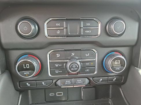 Used 2024 Chevrolet Tahoe LT AWD/4WD image 25