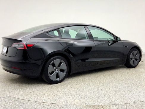 Used 2023 Tesla Model 3 Standard Range image 5