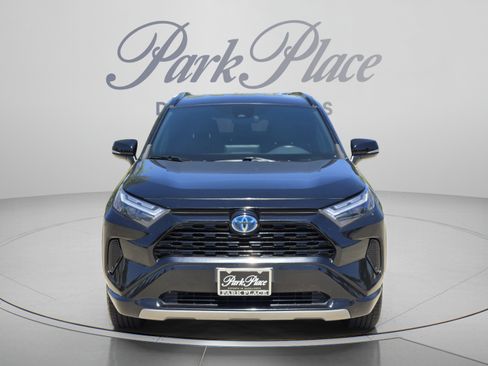 Used 2022 Toyota RAV4 SE AWD/4WD image 8