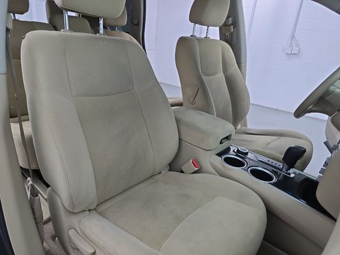 Used 2014 Nissan Pathfinder SV AWD/4WD image 10