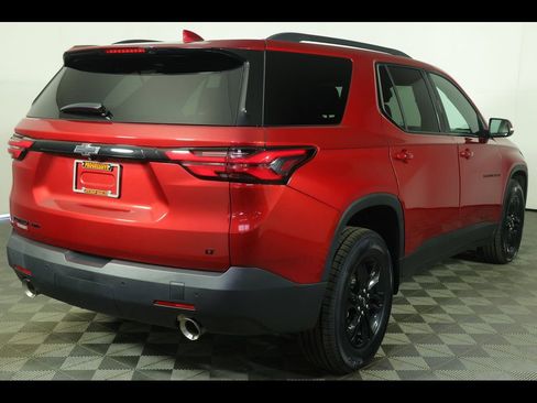Used 2022 Chevrolet Traverse LT w/ Midnight/Sport Edition image 15