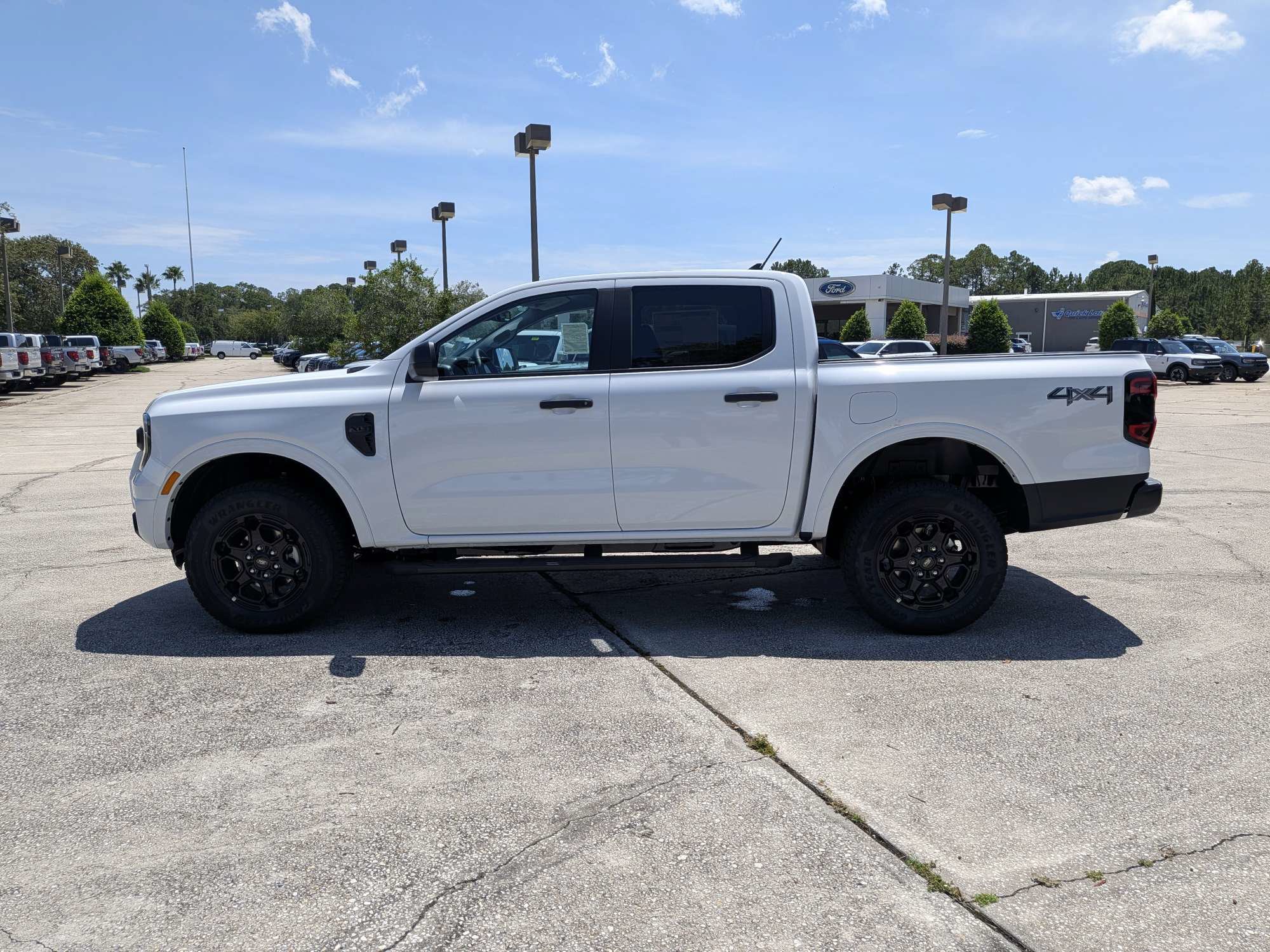 New 2026 Ford Ranger XLT w/ Black Appearance Package AWD/4WD image 7