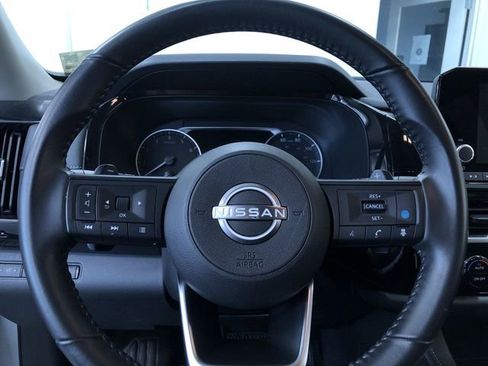 Used 2025 Nissan Pathfinder SV AWD/4WD image 24