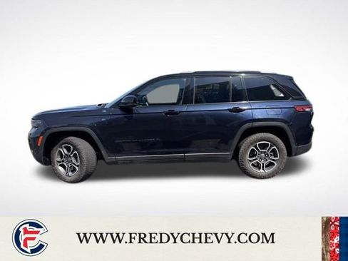Used 2024 Jeep Grand Cherokee Trailhawk AWD/4WD image 8