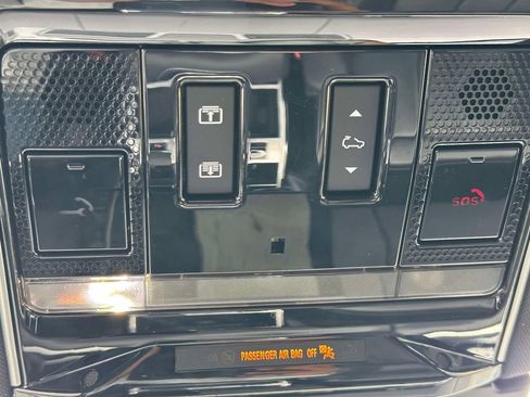 Used 2023 Land Rover Range Rover SE AWD/4WD image 42