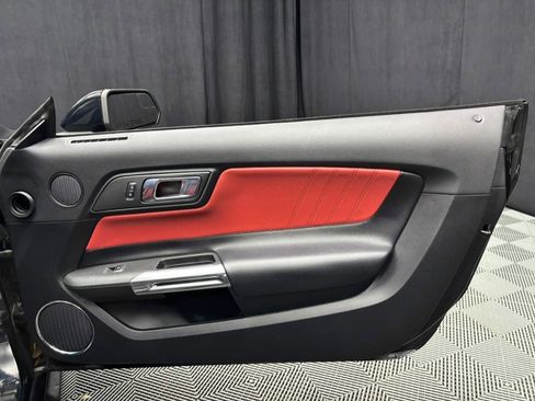 Used 2017 Ford Mustang Premium image 23