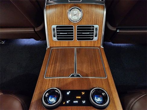 Used 2019 Land Rover Range Rover LWB SV Autobiography image 31